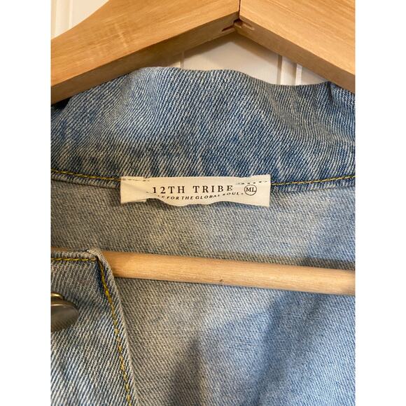 12th Tribe Denim Jumpsuit Women's M/L Light Wash Button Up Collared Long Sleeve - Picture 4 of 5